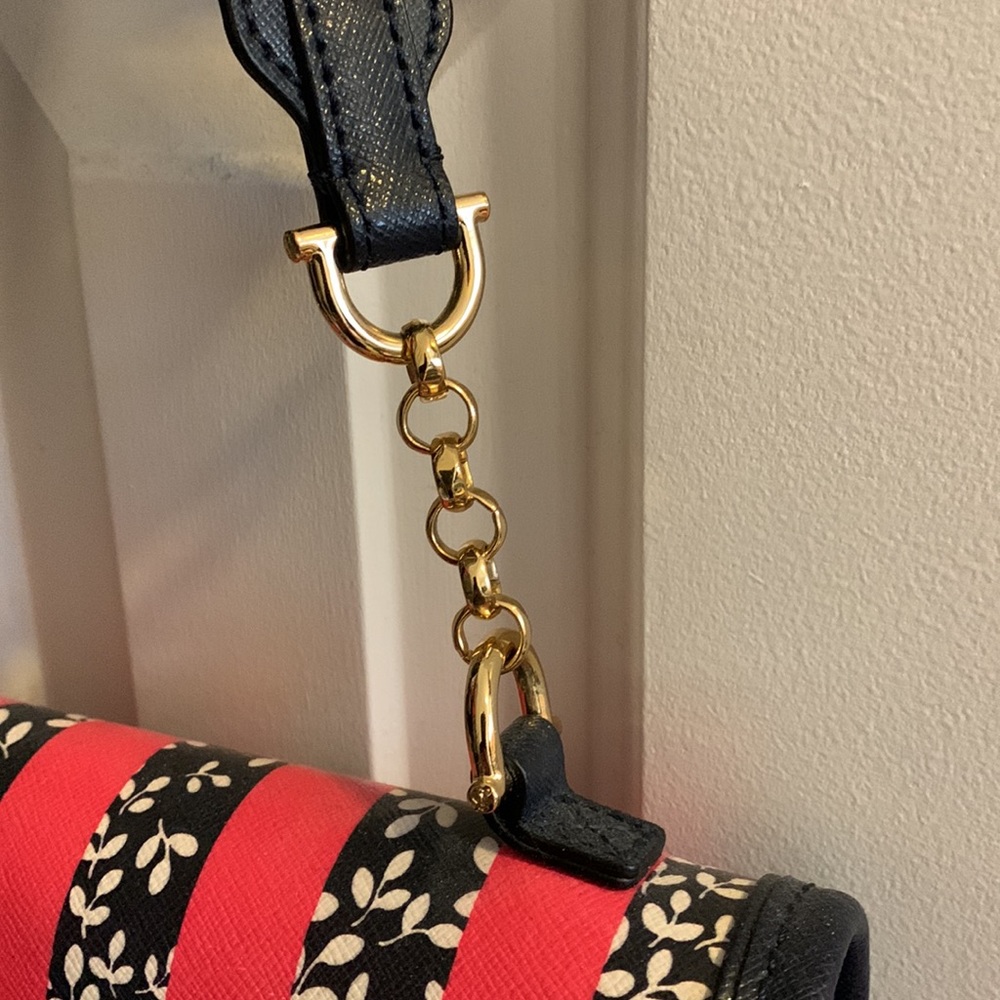 Draper James printed lady clutch purse with strap. Used once. - Picture 3 of 4